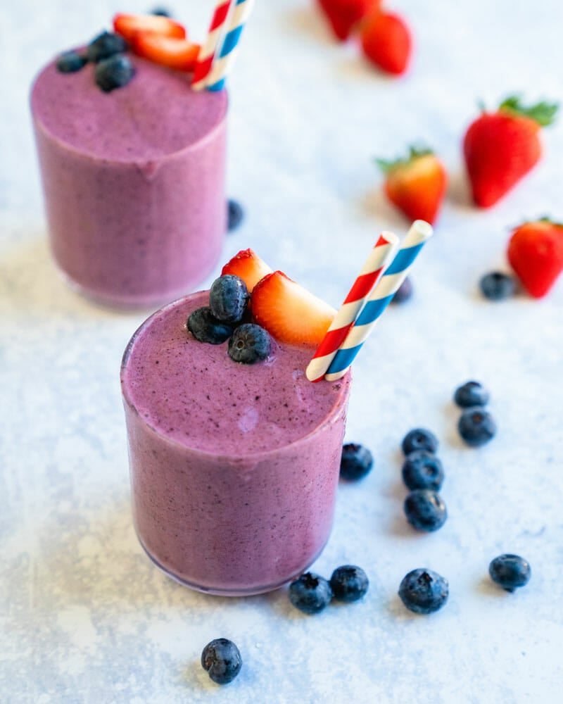 Perfect Strawberry Blueberry Smoothie – A Couple Cooks