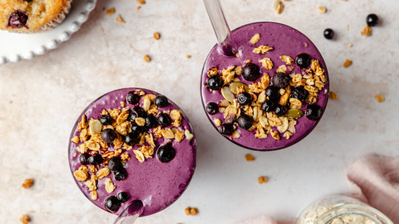 The Best Blueberry Smoothie (tastes like a muffin!)