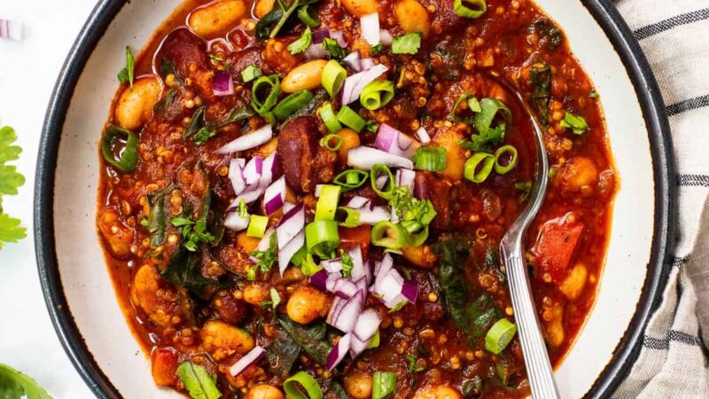 Quinoa Chili Recipe – Fit Foodie Finds