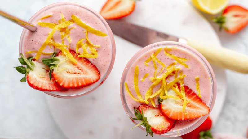 Strawberry Lemonade Smoothie | Ambitious Kitchen